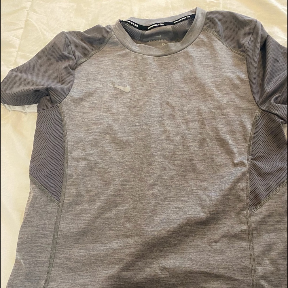 Women’s Nike t-shirt